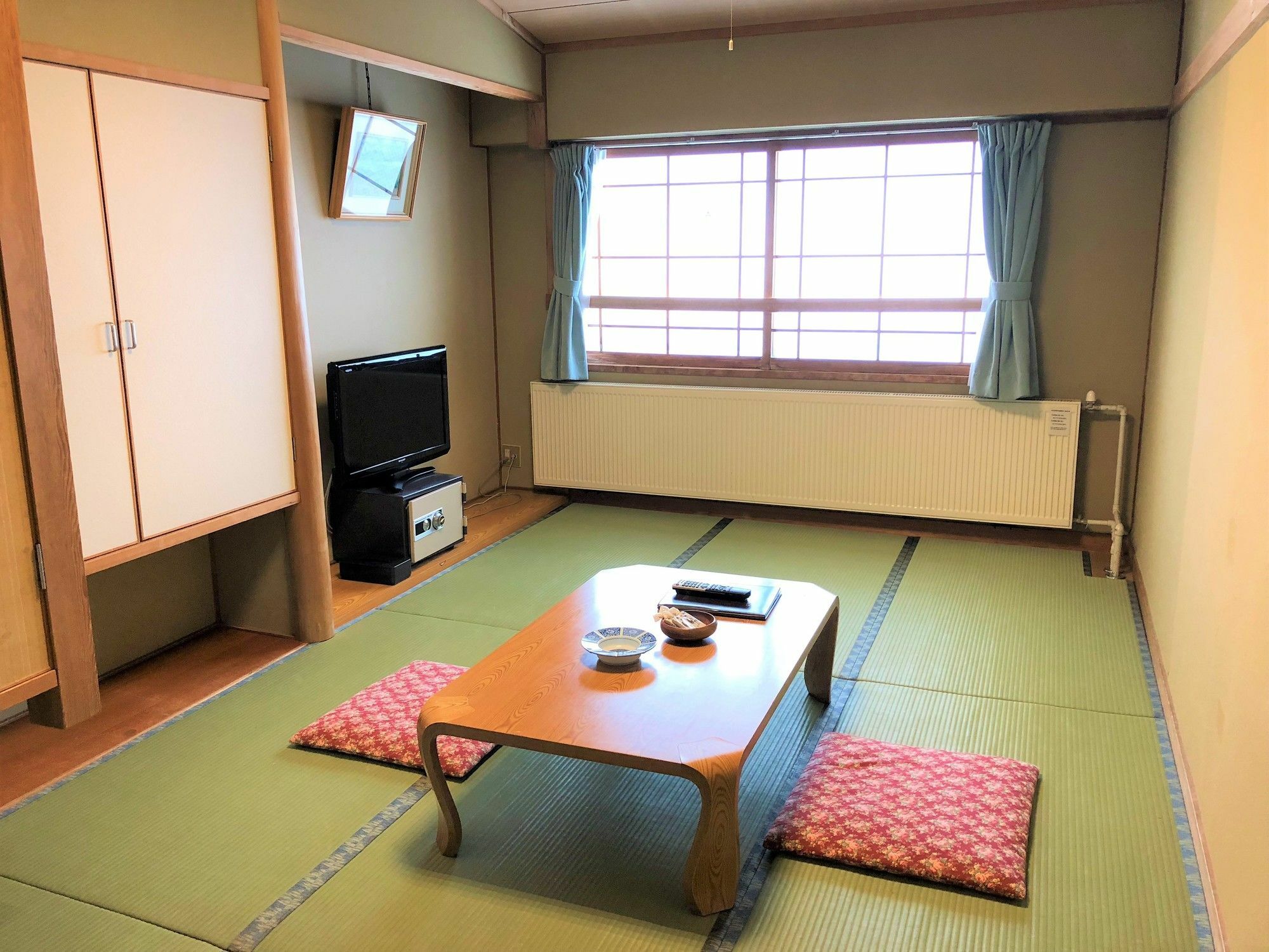 Hotel Sunny Shiga Яманучи Екстериор снимка